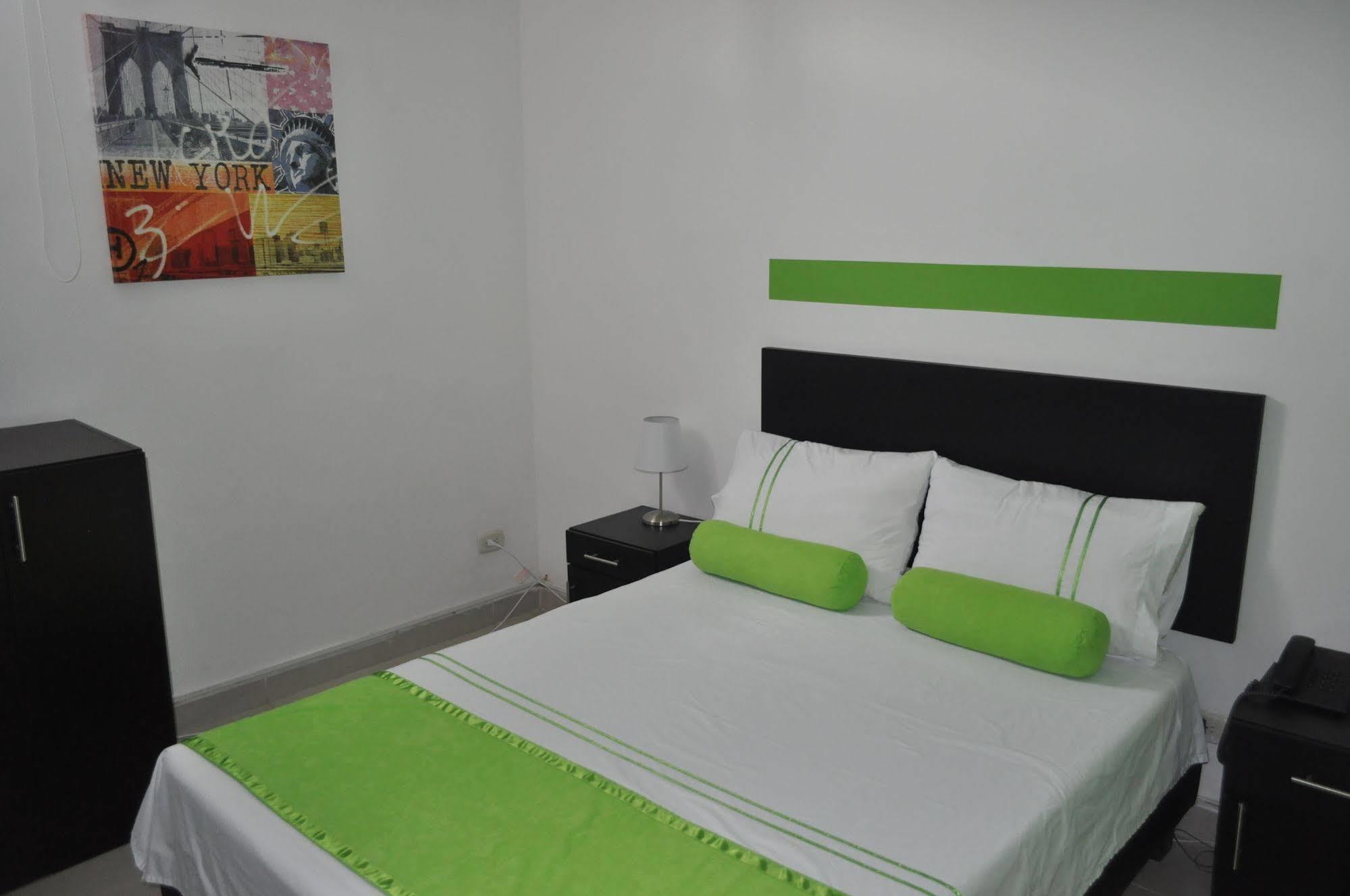 Econotel Colours กาลี ภายนอก รูปภาพ